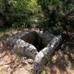 Dólmen en Monte Koshka con acceso rectangular