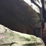 Каменный навес в Карпатах