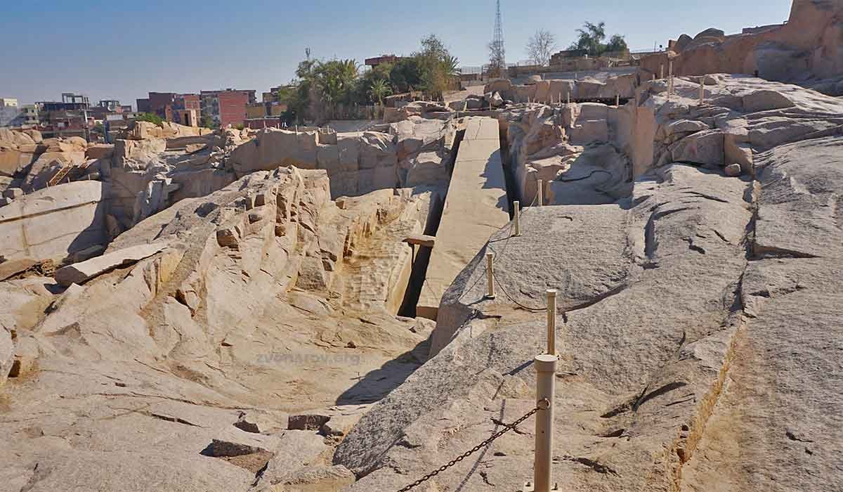 Каменоломня древнего Египта гранитные блоки