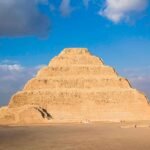 Ступенчатая пирамида Джосера вид спереди