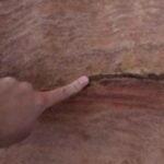 Указание на слой скалы каньон Сик Петра