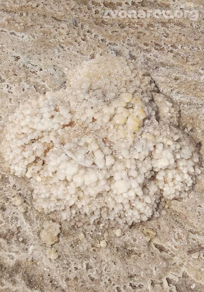 Крупный план соляных кристаллов Мёртвого моря